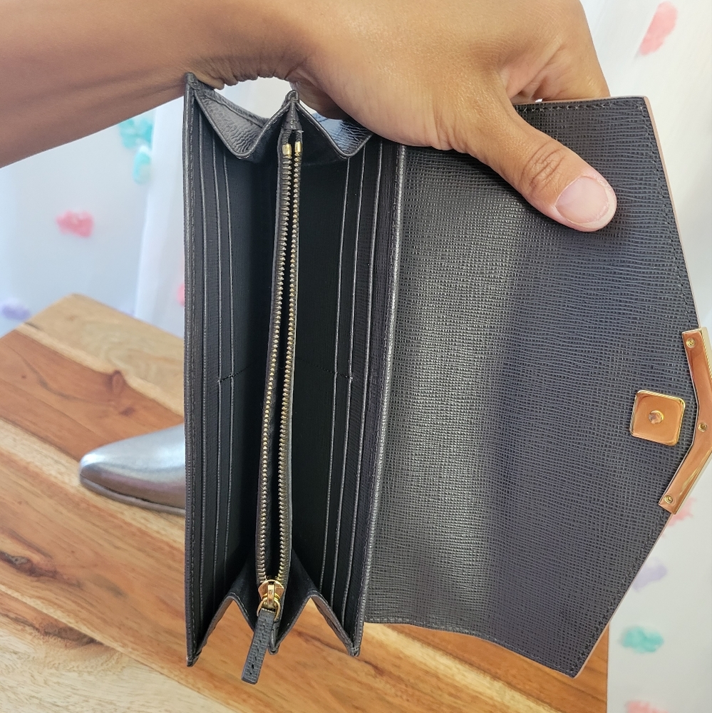 Authentic Fendi Bicolor Bifold Wallet - Picture 7 of 14